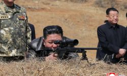 كيم يختبر بندقية قنص حديثة سيتم تزويد القوات الخاصة بها